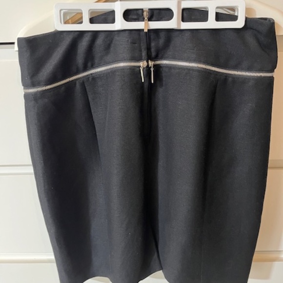 SKIRT - Picture 2 of 3